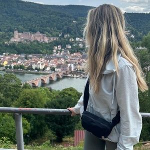 Meet your Posher, Marissa